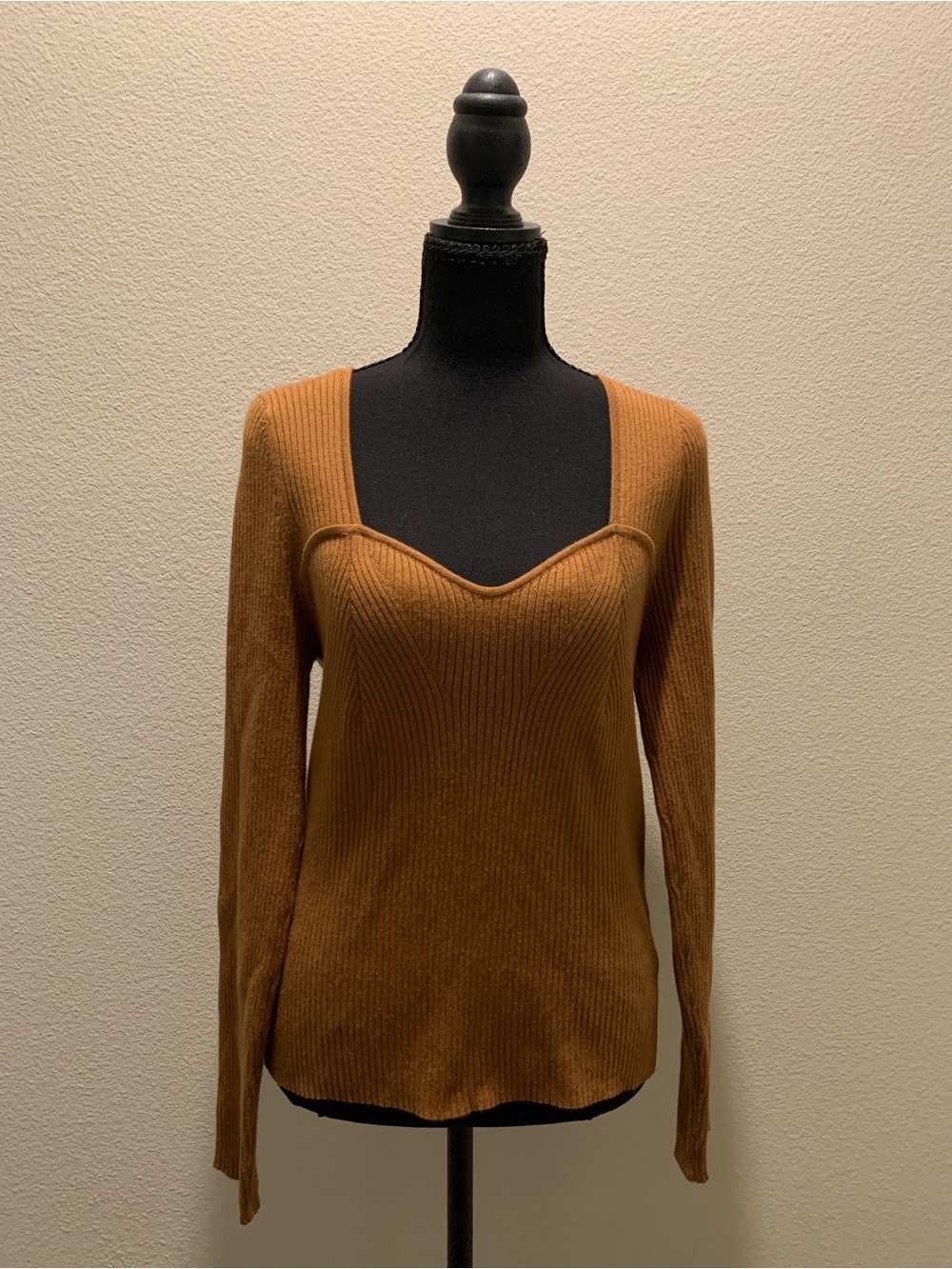 Old Navy Caramel Ribbed Sweetheart Sweater (Size L)